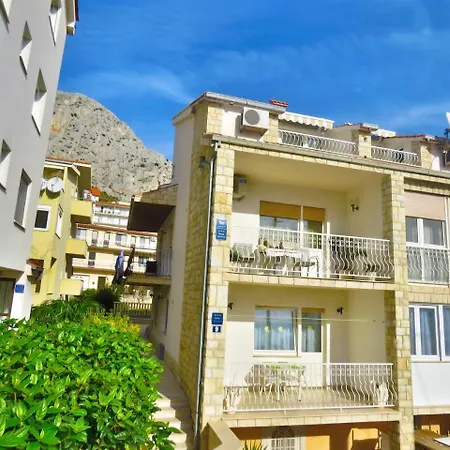 Apartments Slado Omis Exterior photo