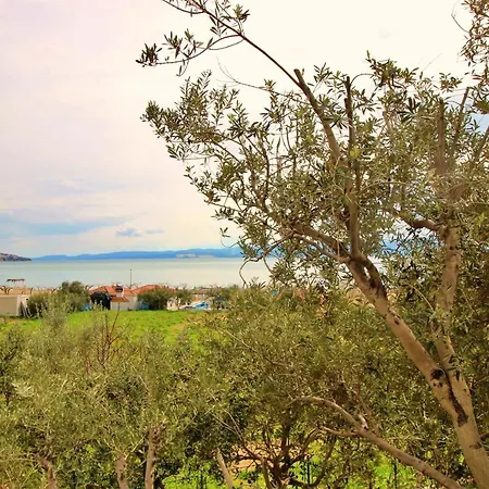 Apartments Slado Omis Exterior photo