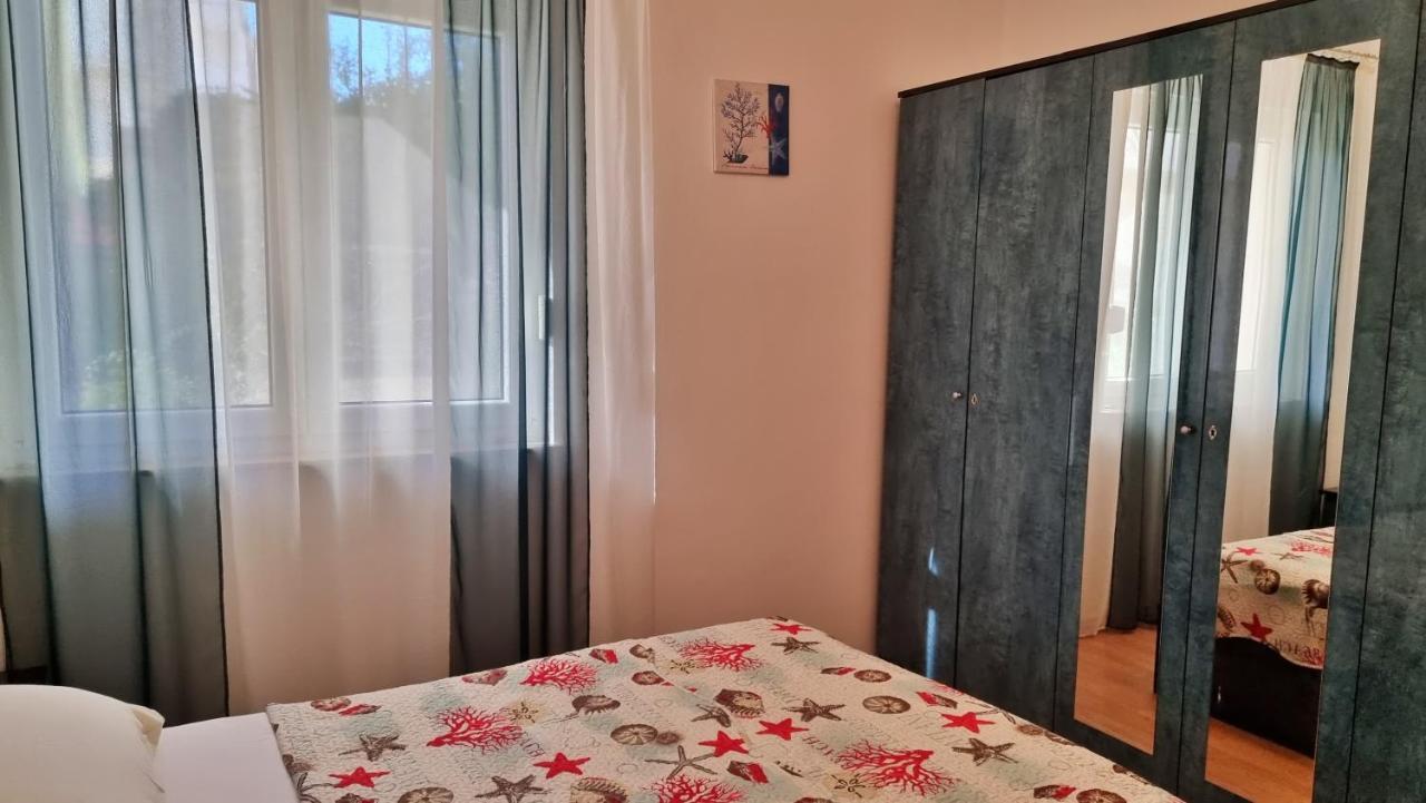 Slado Apartment *